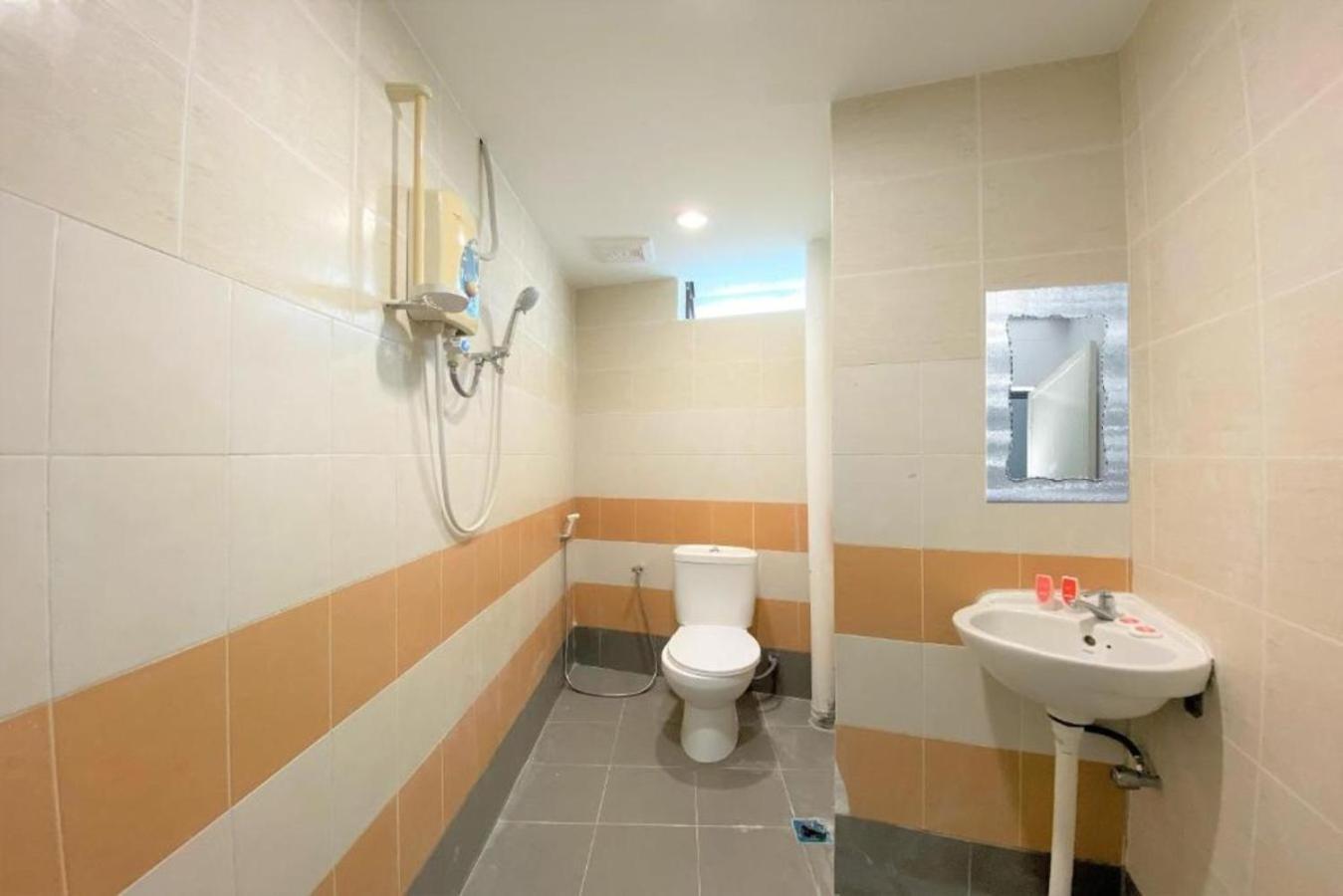 B Hotel Penang George Town  Kültér fotó